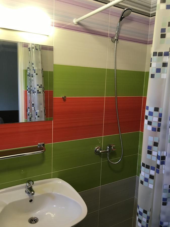 Harrys City Motel Révkomárom Kültér fotó