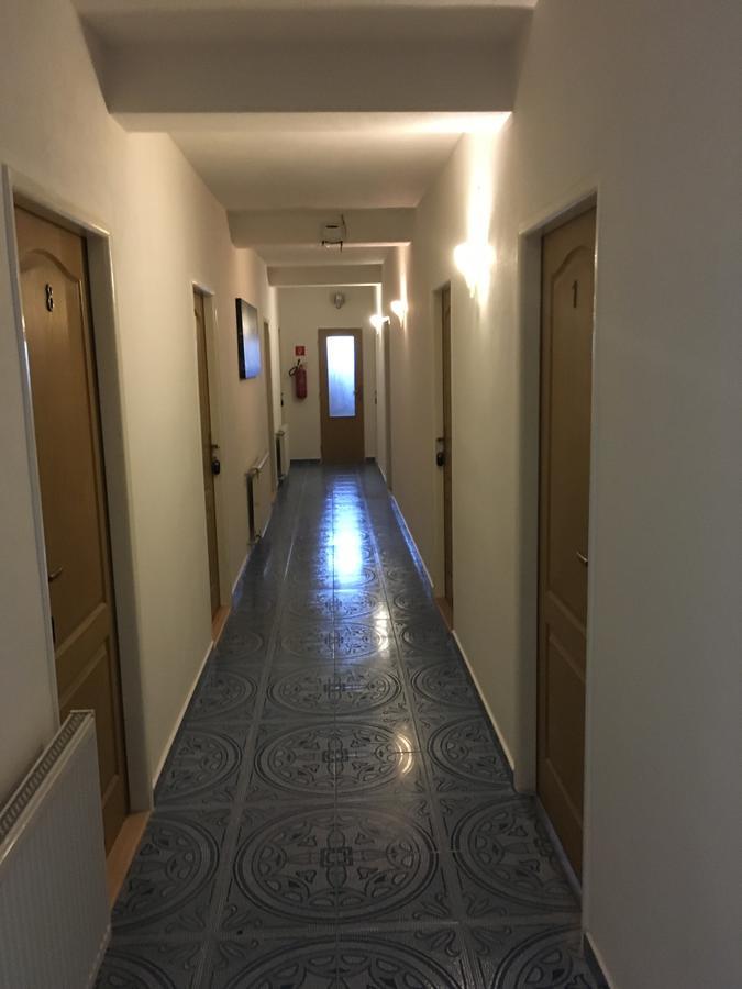 Harrys City Motel Révkomárom Kültér fotó