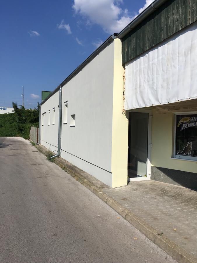 Harrys City Motel Révkomárom Kültér fotó