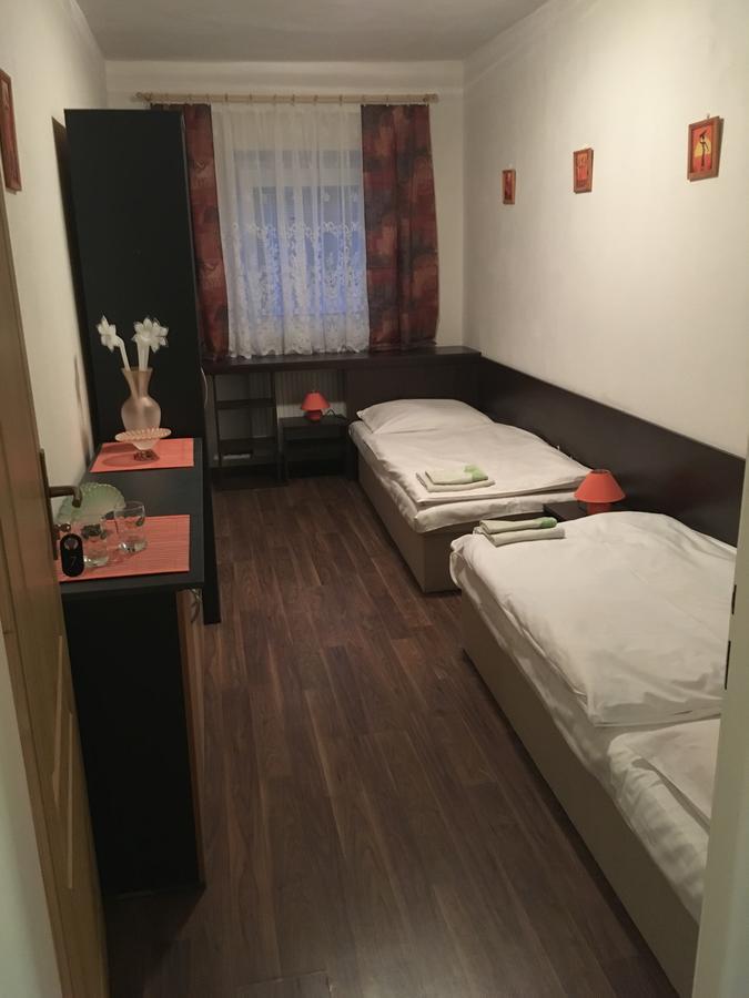 Harrys City Motel Révkomárom Kültér fotó